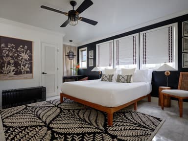 Elegant Puakenikeni Suite- Historic & Ground Floor