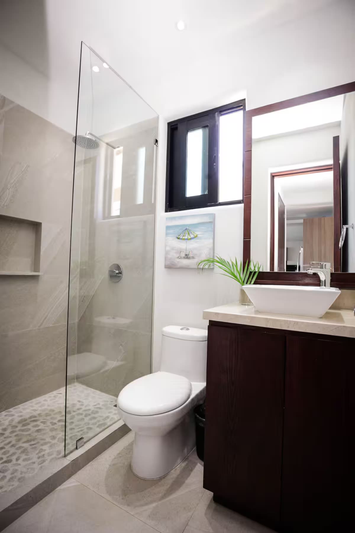 Full bathroom 1