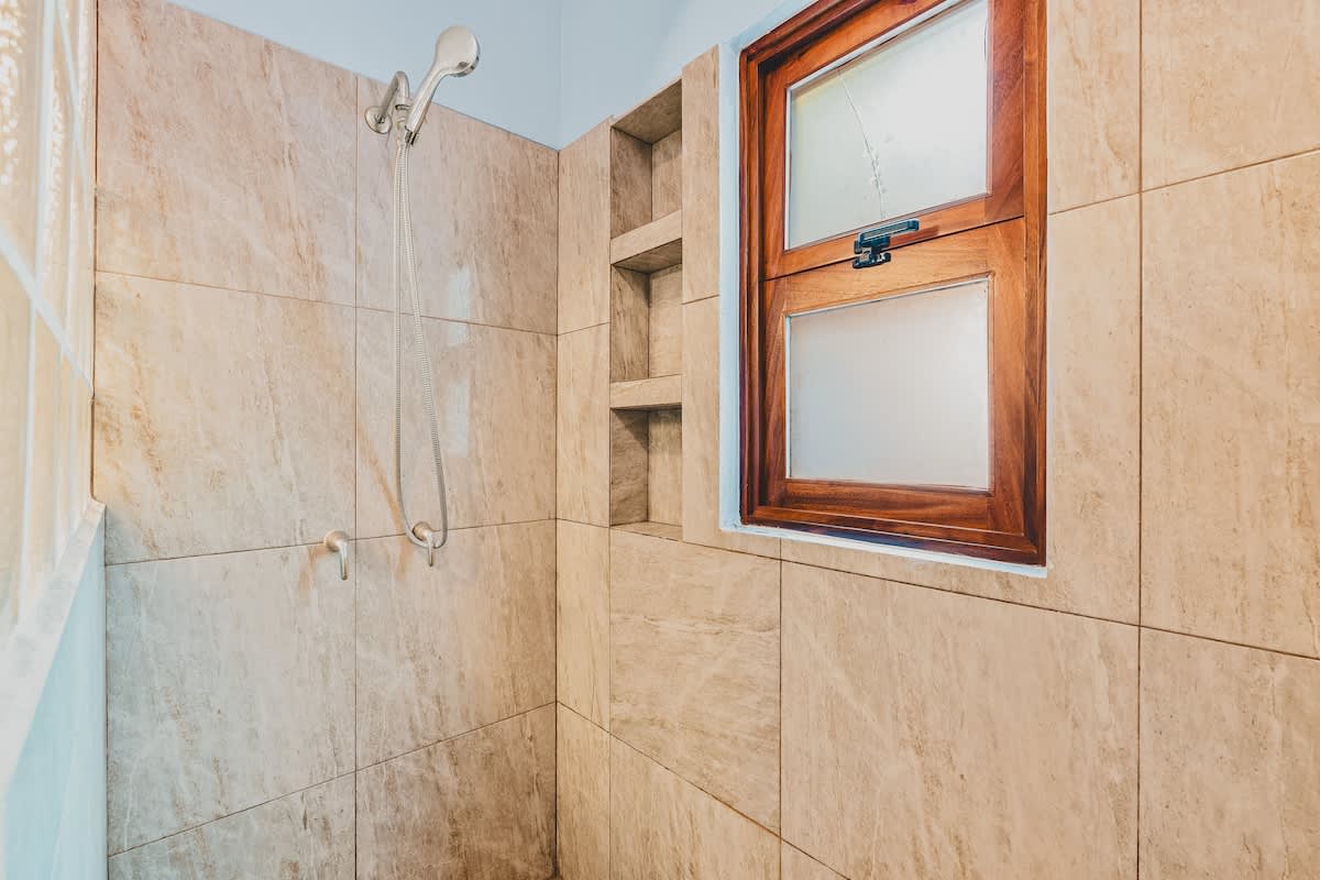 Full bathroom