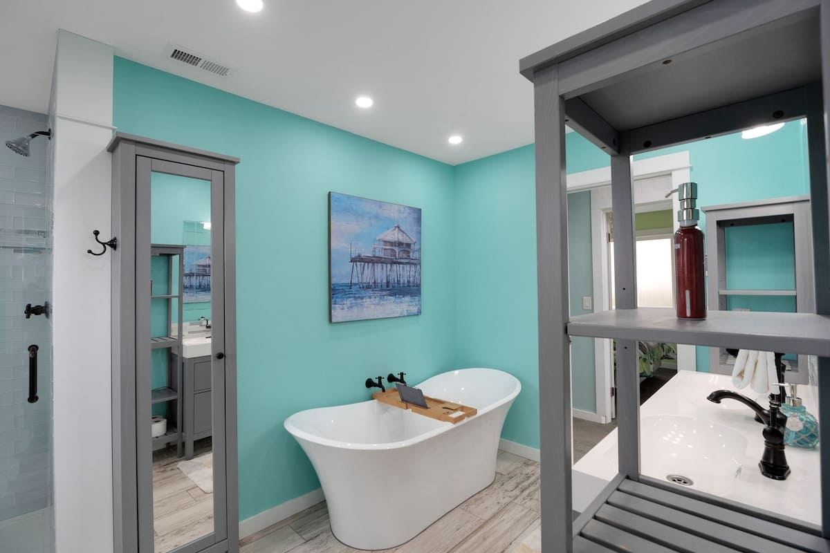 Full bathroom