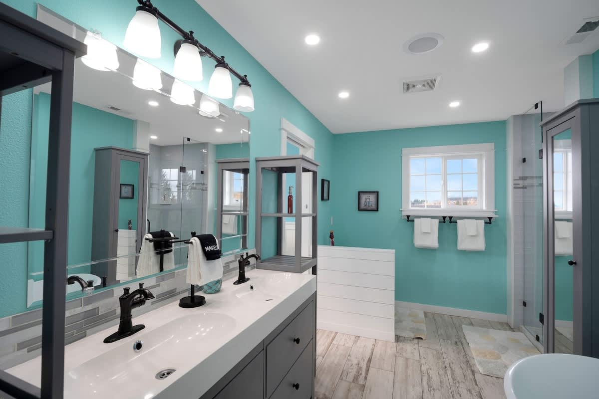 Full bathroom