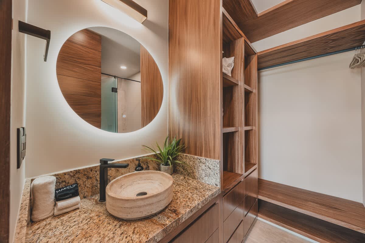 Full bathroom