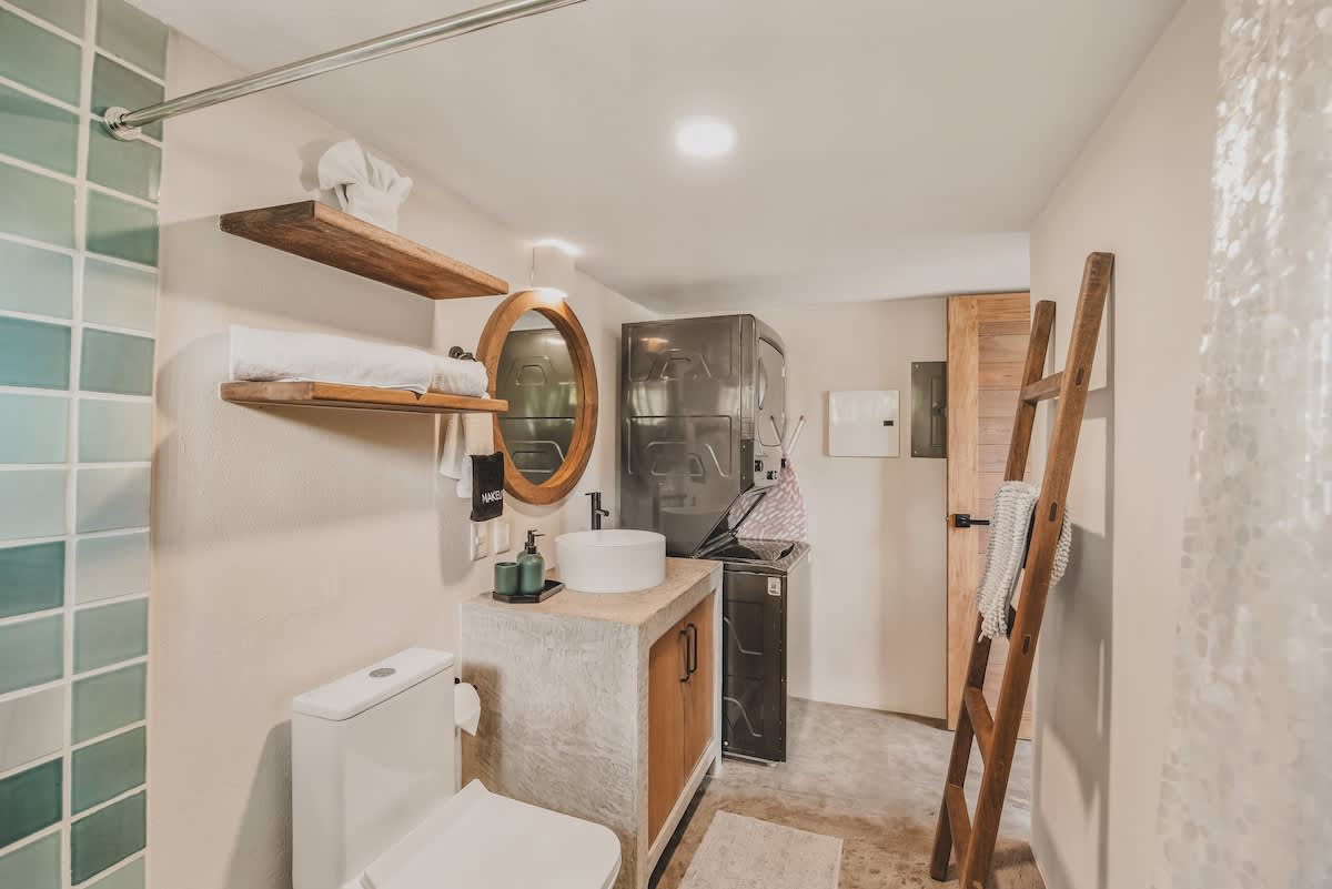 Full bathroom