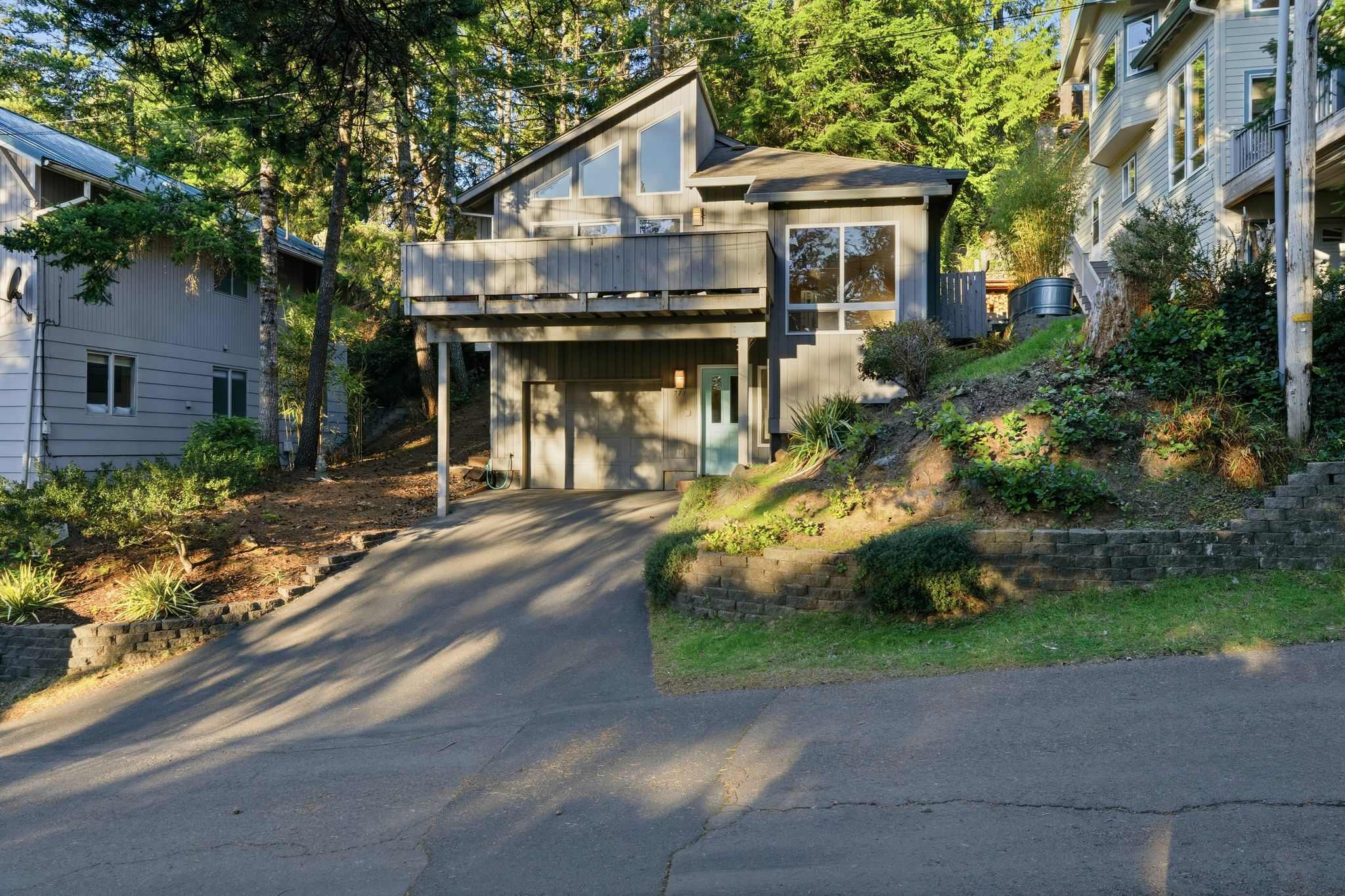 Latitude 45 - 2BR 2BA secluded in trees near beach
