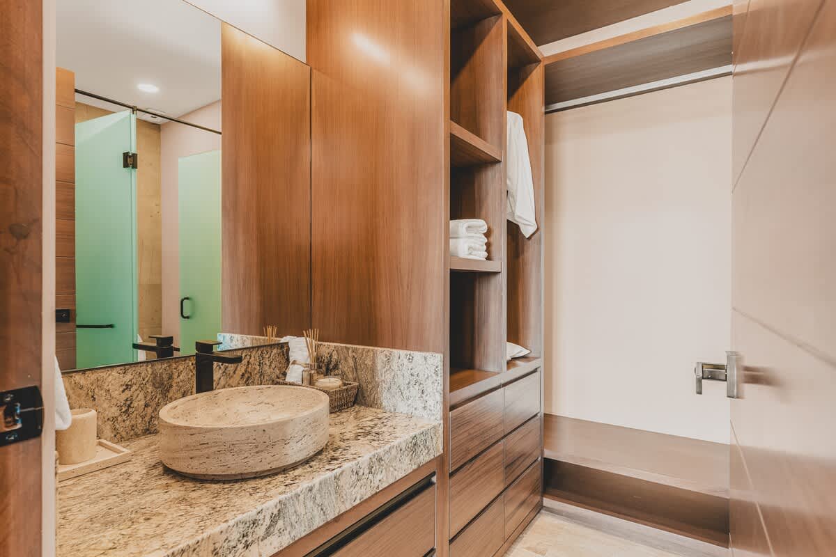 Full bathroom