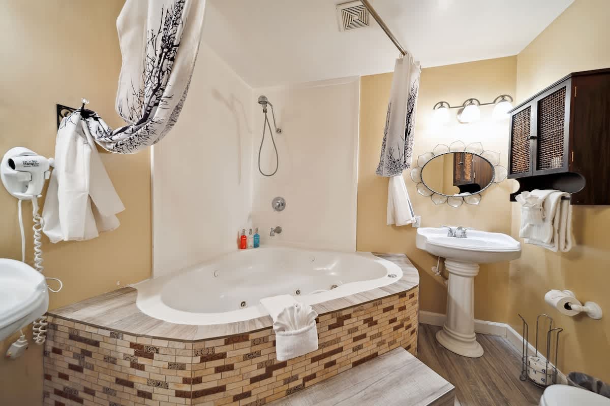 Full bathroom