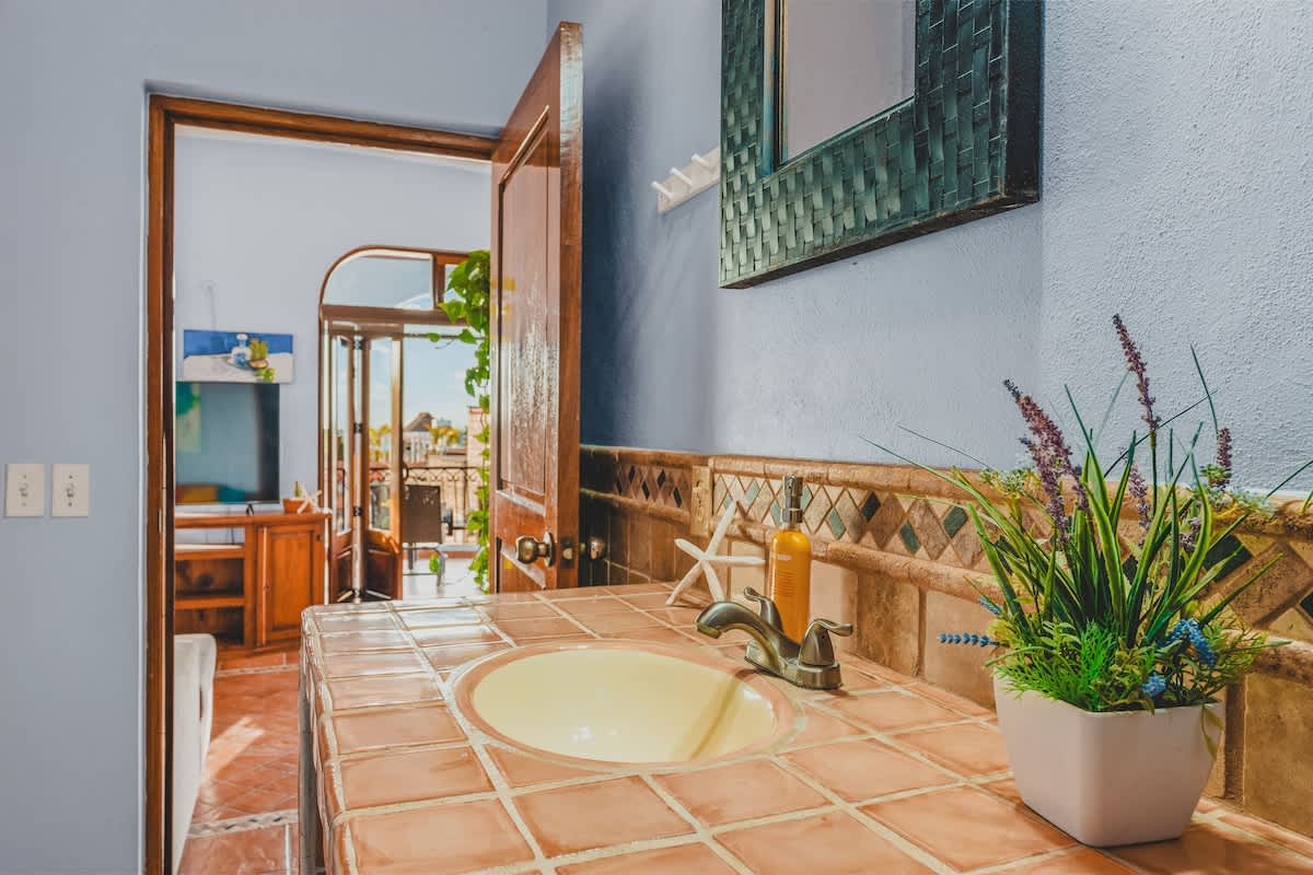 Full bathroom