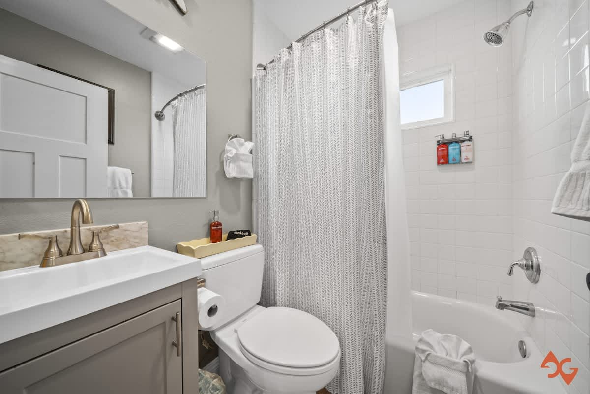 Full bathroom
