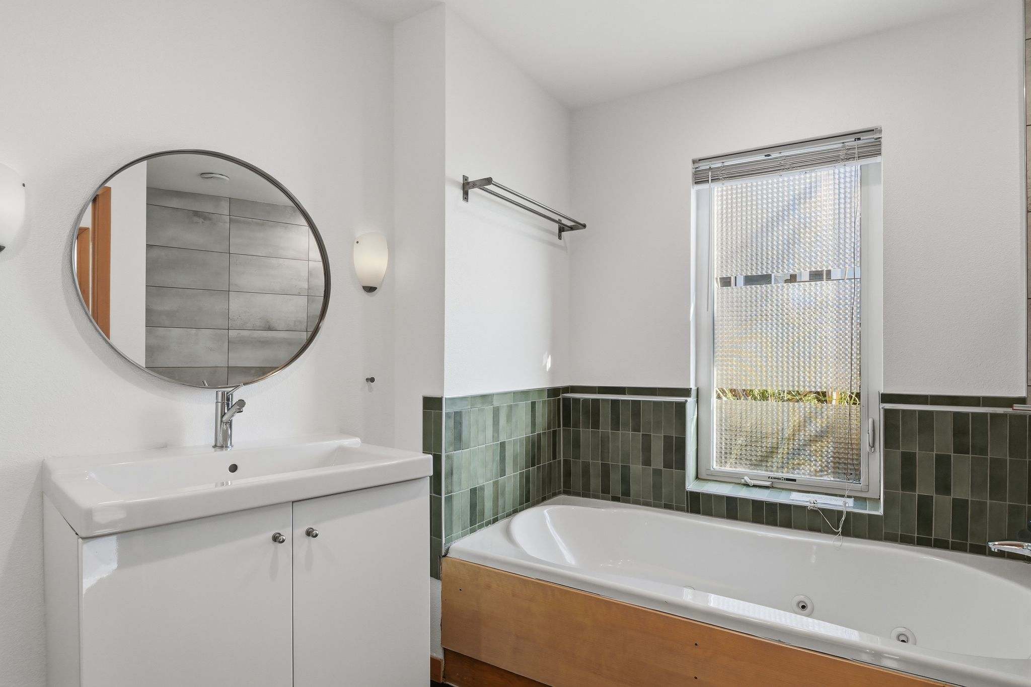 Full bathroom 2
