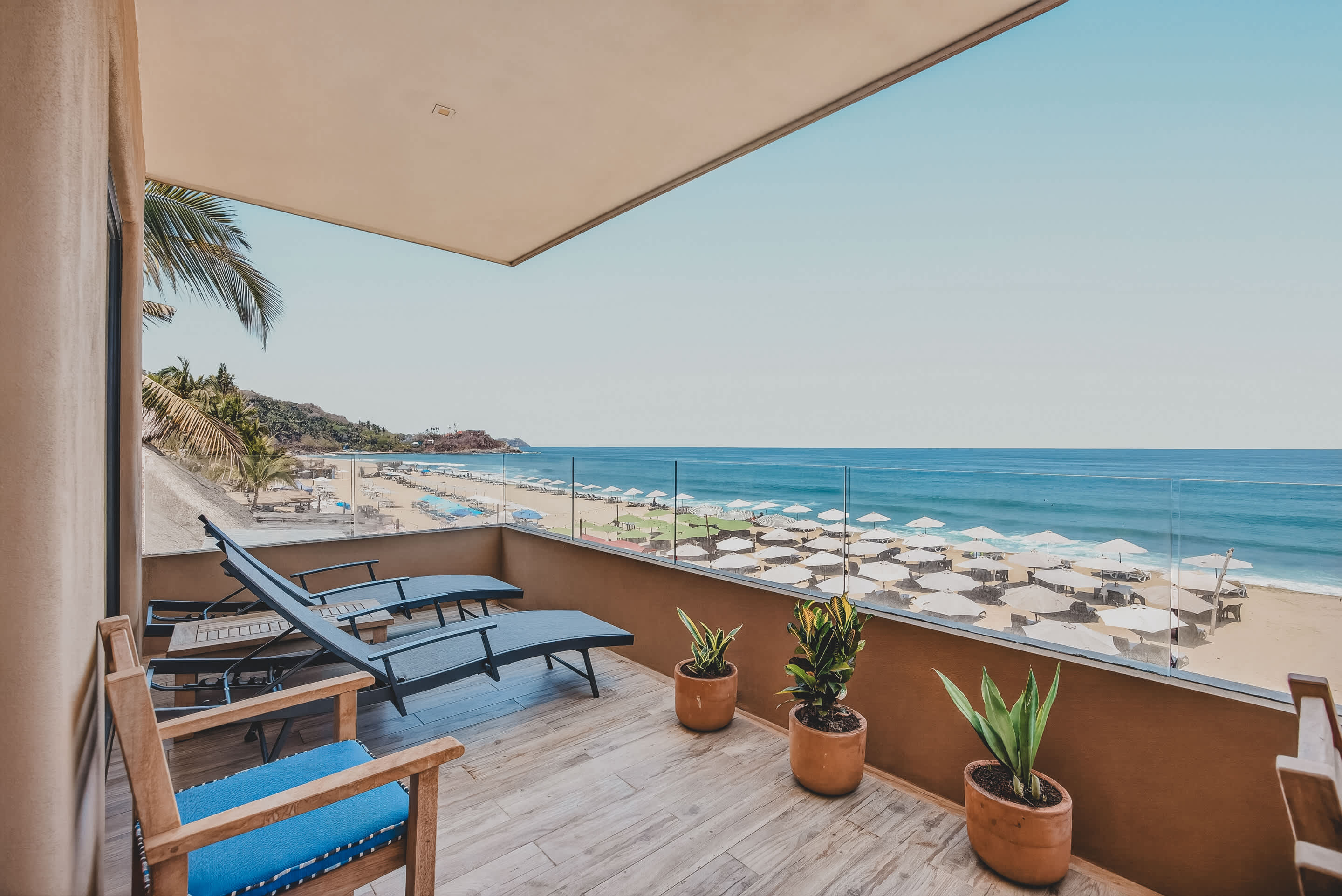 Villa Vista Nayarit - Beachfront 2BR condo w/pool