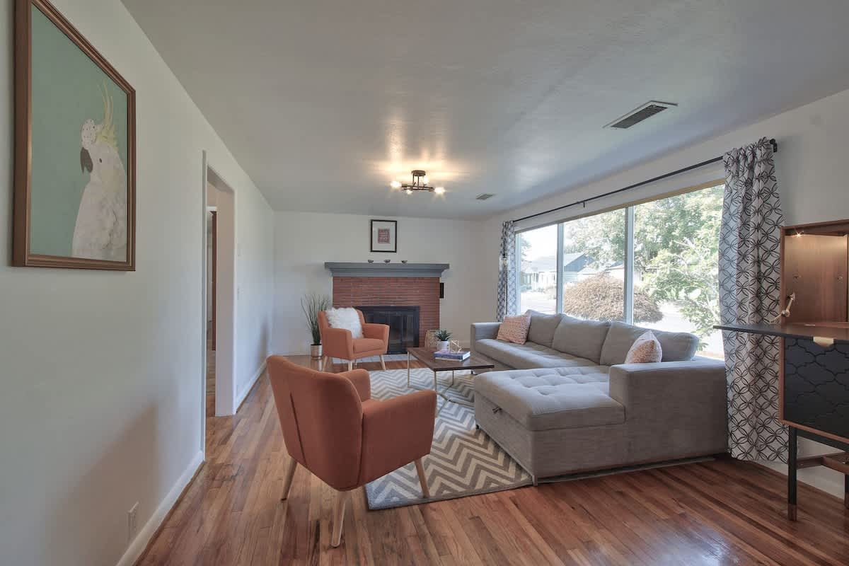 Ambrosia - Mid Century Near 3rd St, Pet-friendly 