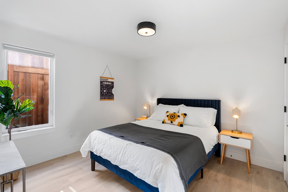 Awesome Alberta Arts Apt Quiet & Walkable — photo 1