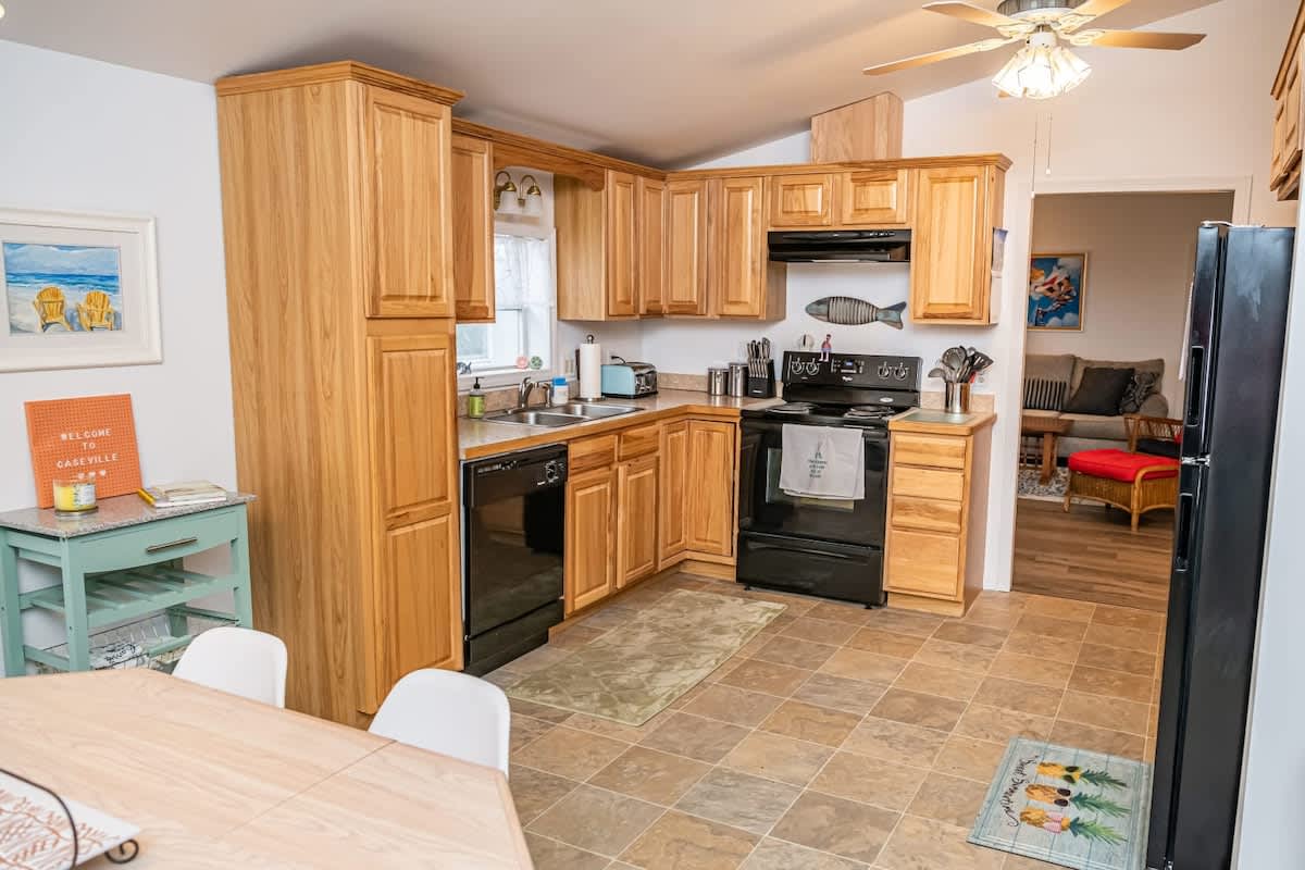 Beadle Island Bungalow - Private Beach Access — photo 4