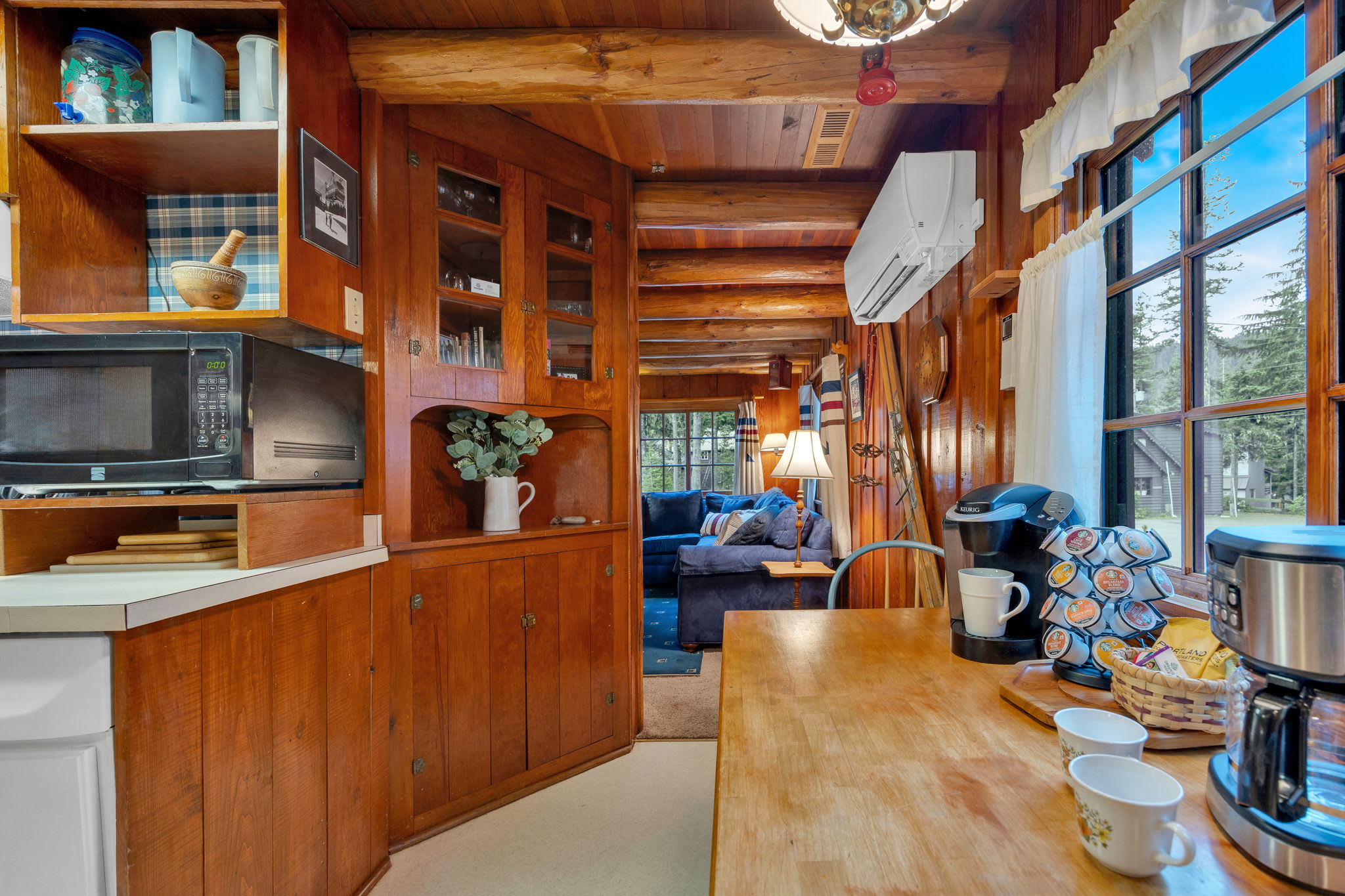 Berghuttlein Getaway - Cozy family alpine retreat with creek access — photo 3