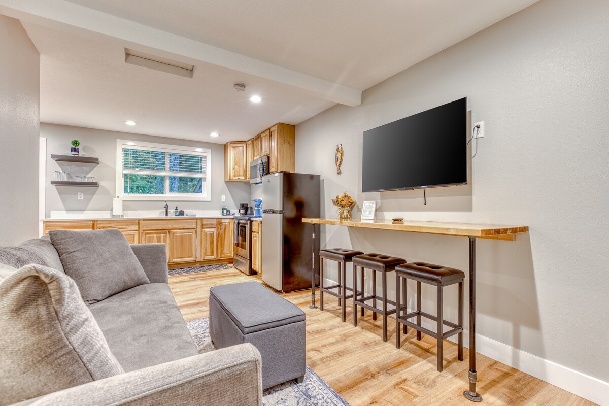 Chic Mt. Hood Retreat, Private Deck - Mt Air 6 — photo 2