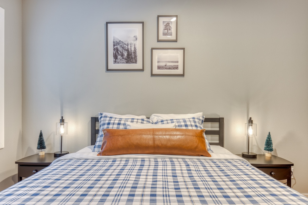 Chic Mt. Hood Retreat, Private Deck - Mt Air 6 — photo 1