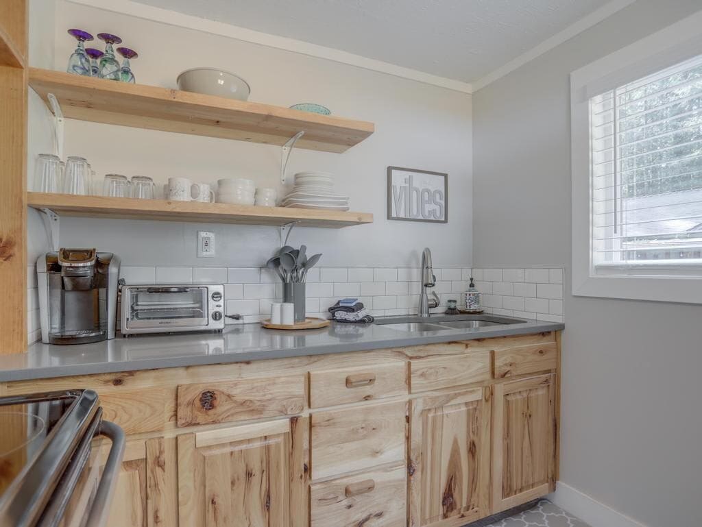 Cozy Basecamp Near Skiing, Pets - Mt Air 13 — photo 3