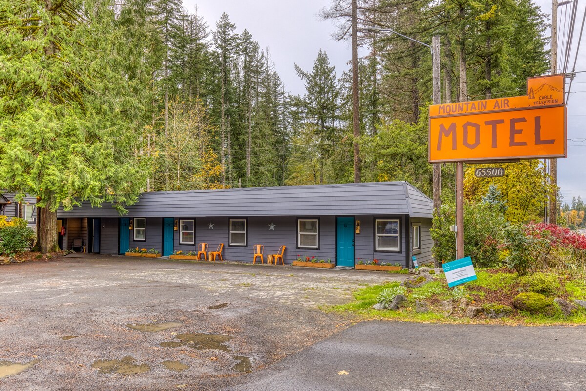 Cozy Mt Hood BaseCamp - Mt Air Unit 10, photo 40 of 60
