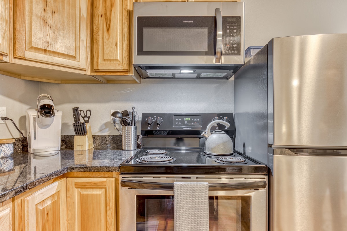 Cozy Mt Hood BaseCamp - Mt Air Unit 10 — photo 3