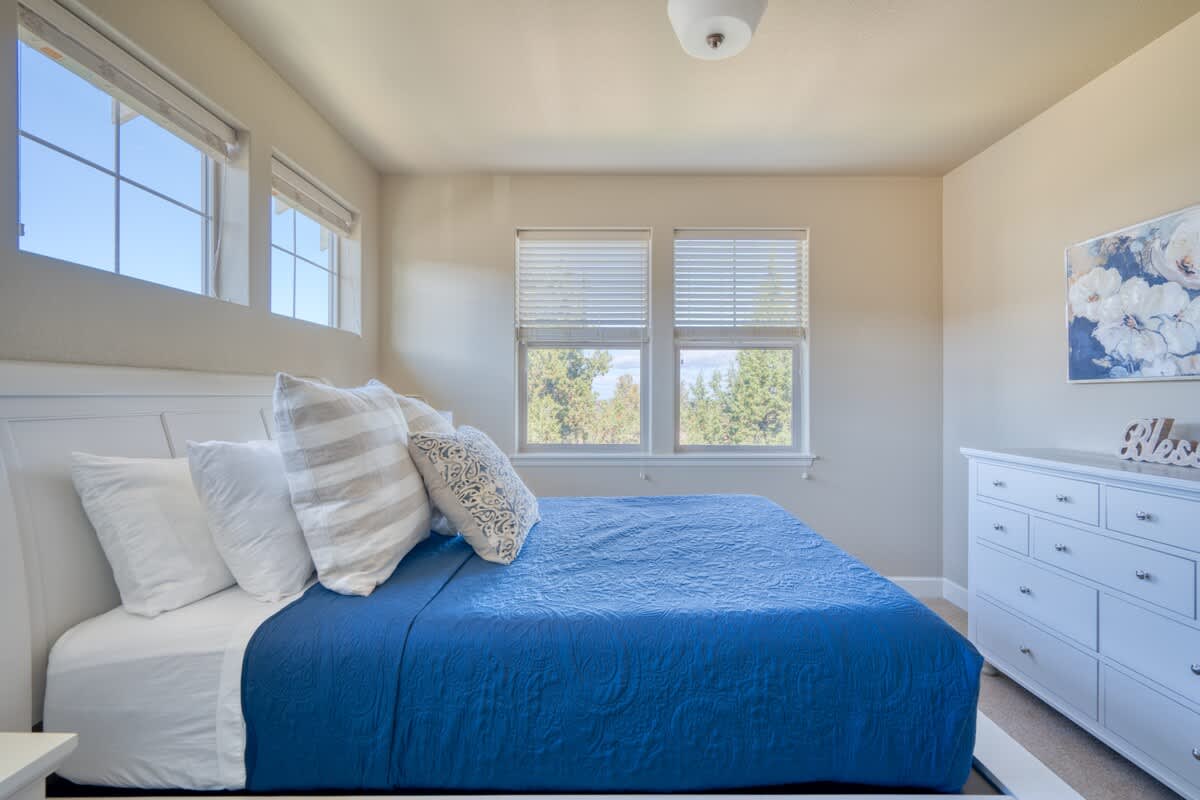 Desert Sky Daydream: Eagle Crest Golf Resort + EV — photo 2