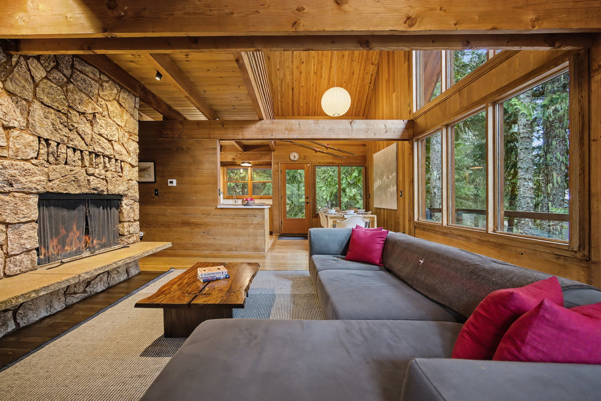 Holzhutte - Mid-century alpine retreat - Hot tub — photo 1