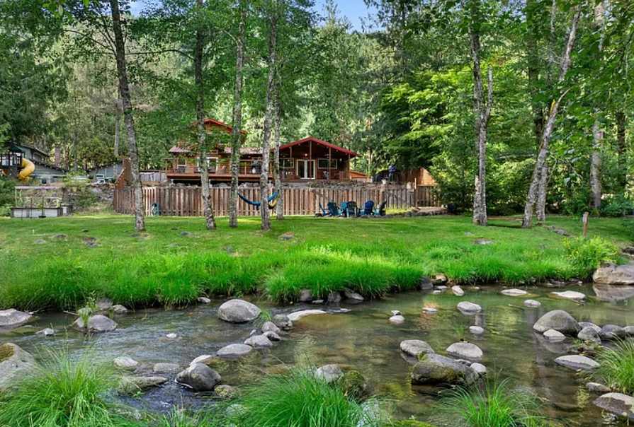 Howard's Hideaway Riverfront Pet Friendly Cabin  — photo 1