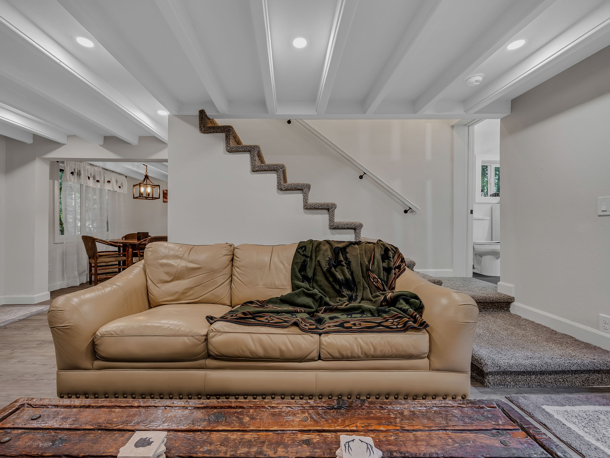 Lolo Bear Cabin Rustic Pets OK Mt Hood retreat — photo 2