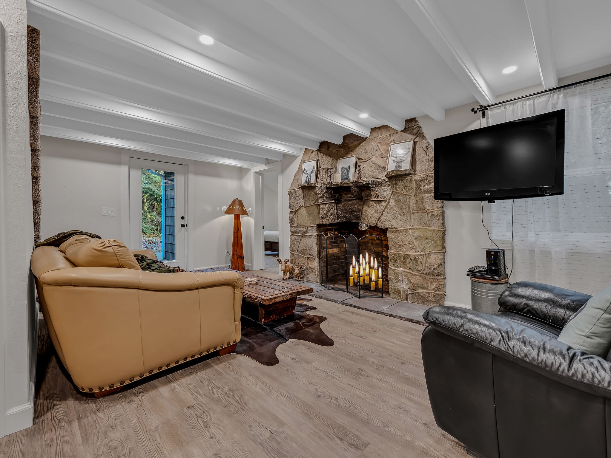 Lolo Bear Cabin Rustic Pets OK Mt Hood retreat — photo 2