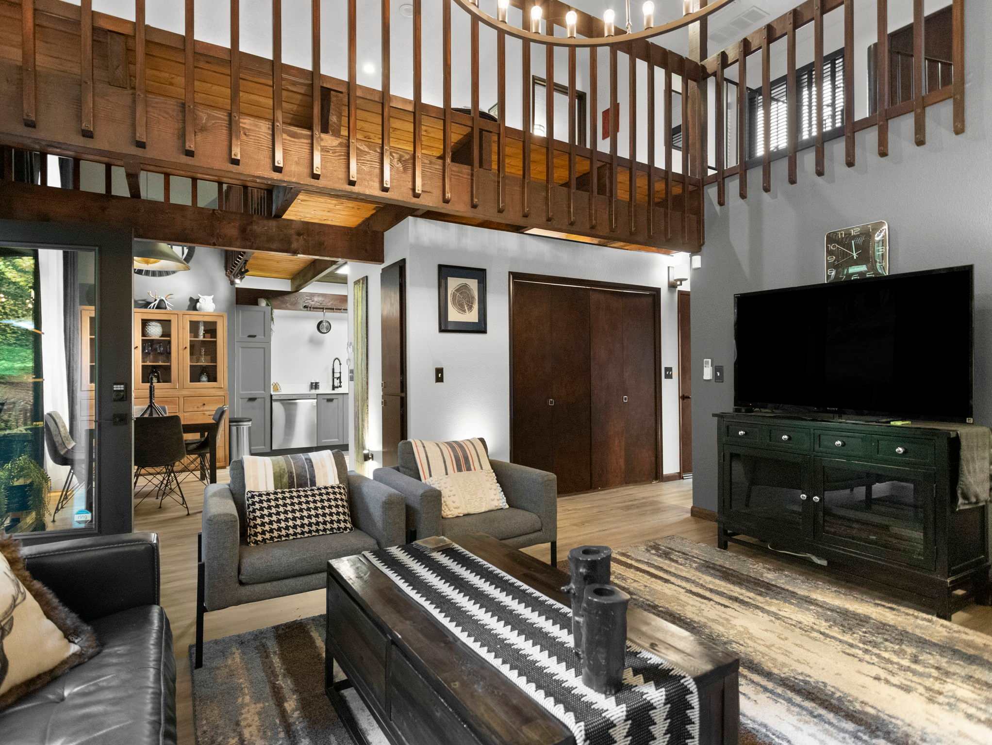 Lolowood Chalet - Modern Mt. Hood Forest Escape — photo 2