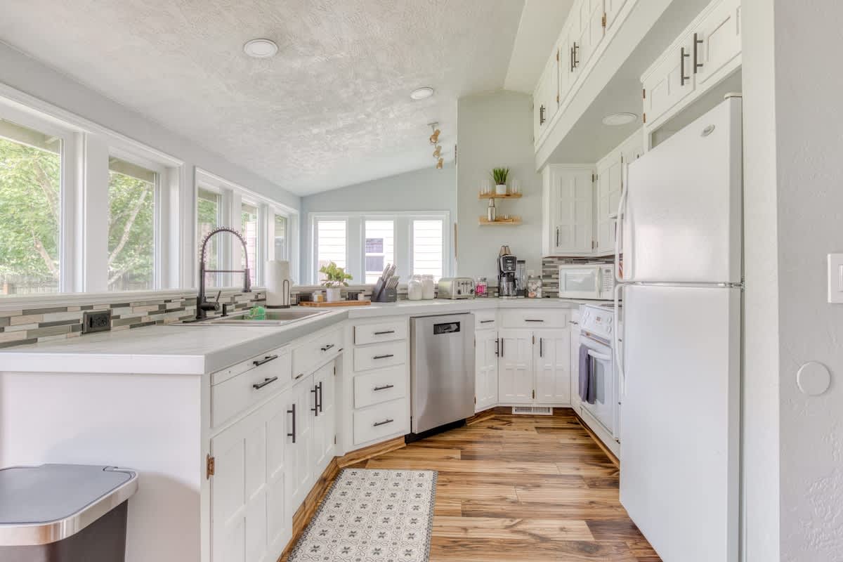 Monmouth Retreat w Hot Tub, Playground & Game Room — photo 3