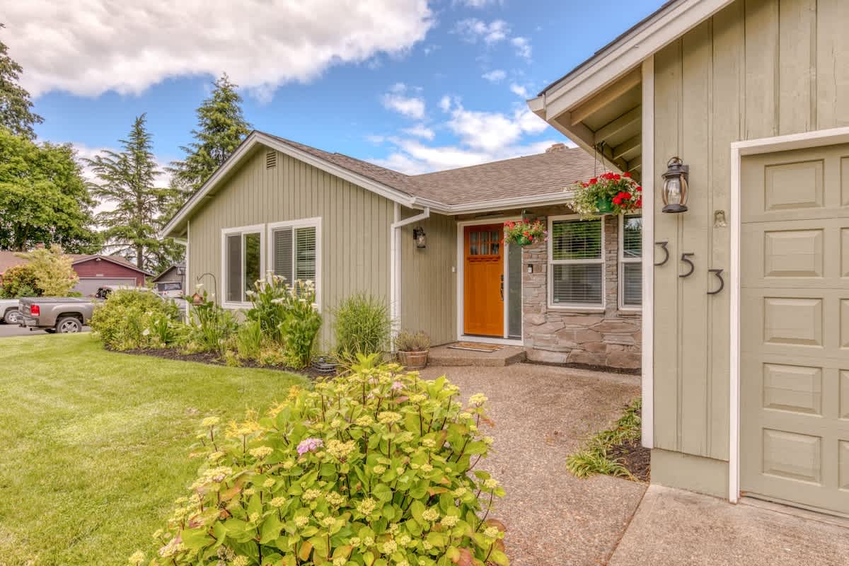 Monmouth Retreat w Hot Tub, Playground & Game Room — photo 4