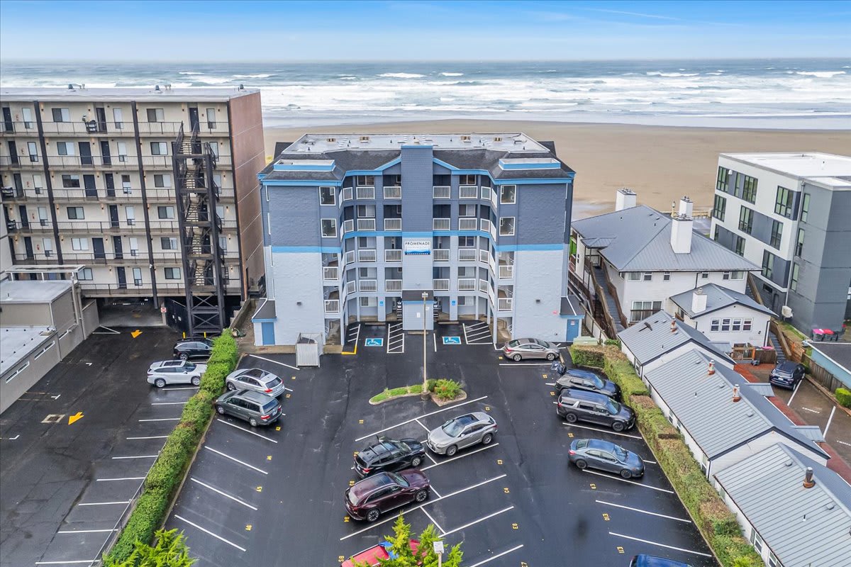 Arrive, park, and enjoy instant access to the beach, shops, and Seaside attractions.