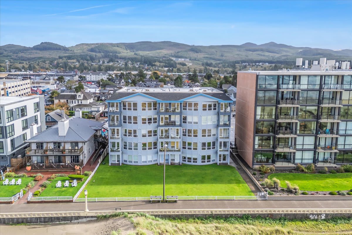 Promenade 403 - Oceanfront Oasis - Magical Views — photo 4