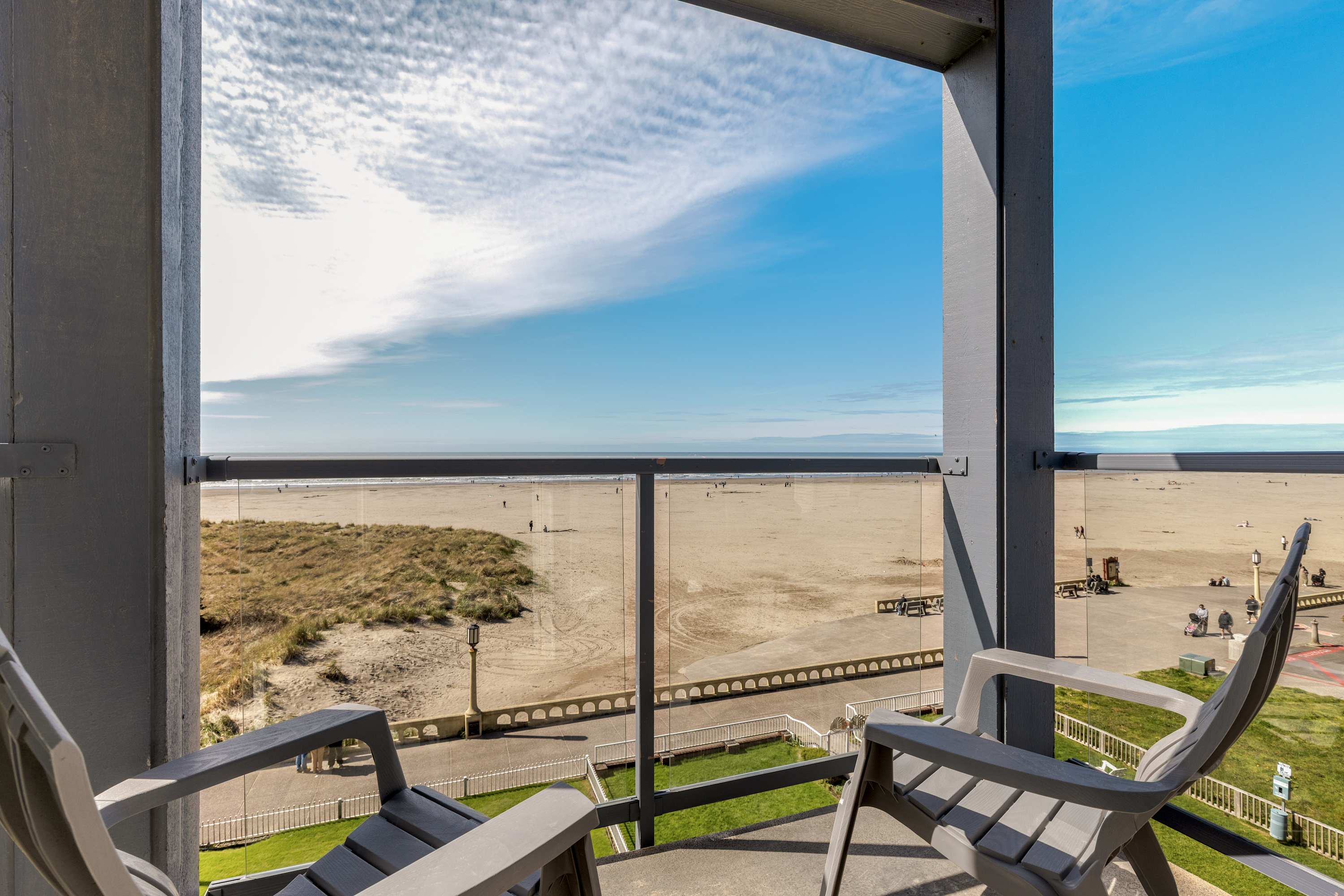 Promenade 403 - Oceanfront Oasis - Magical Views — photo 2