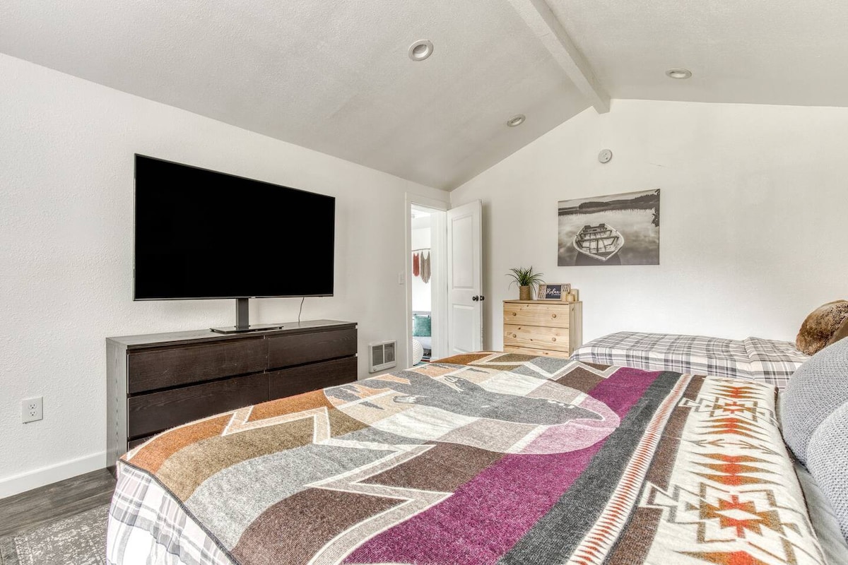 Riverbend Cabin Hot Tub, River Front Dog Friendly — photo 3