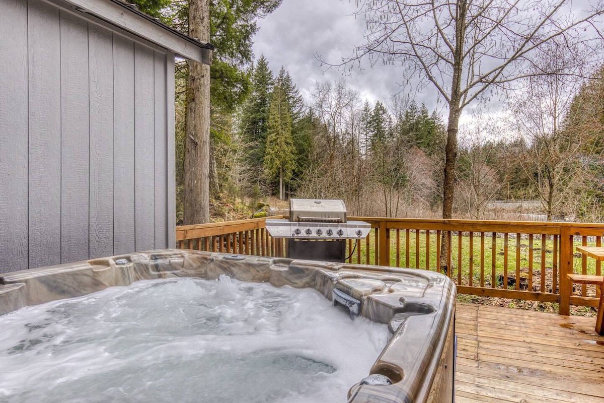 Riverbend Cabin Hot Tub, River Front Dog Friendly — photo 5