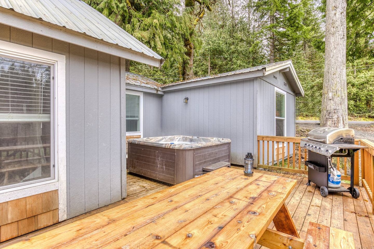 Riverbend Cabin Hot Tub, River Front Dog Friendly, photo 27 of 30