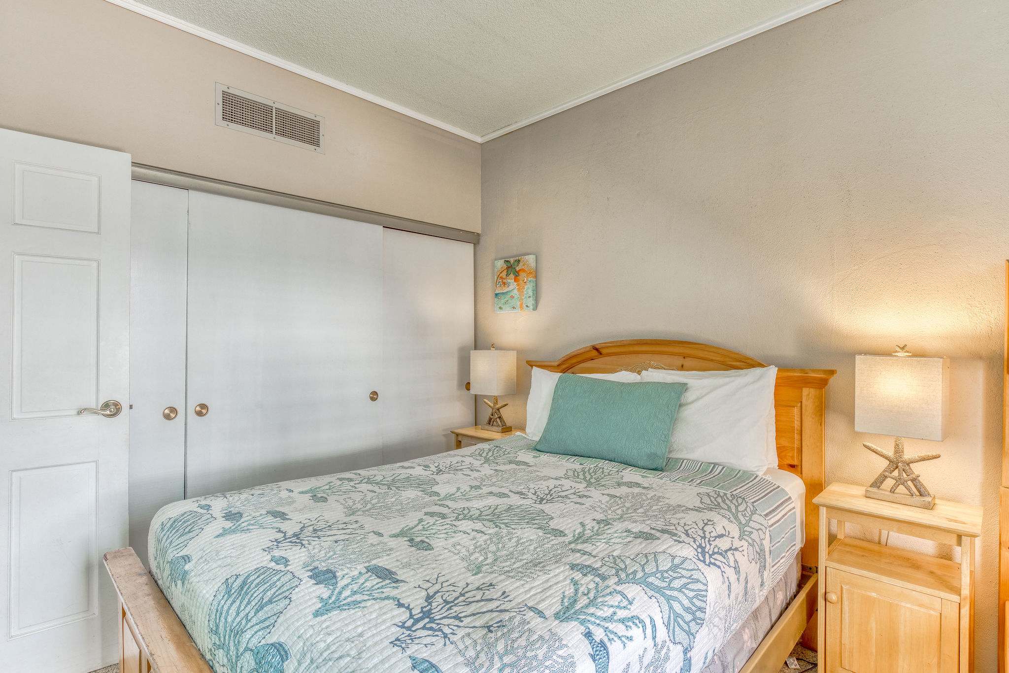 Sand & Sea (302) Wave Watcher - Beachfront Balcony — photo 2