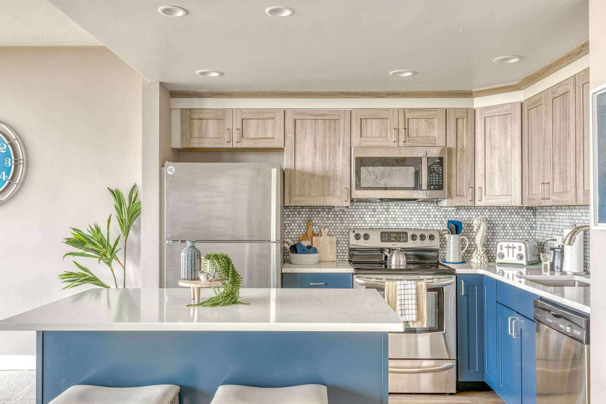 Sand & Sea (306 308) - 2x Luxury Oceanfront condos — photo 4