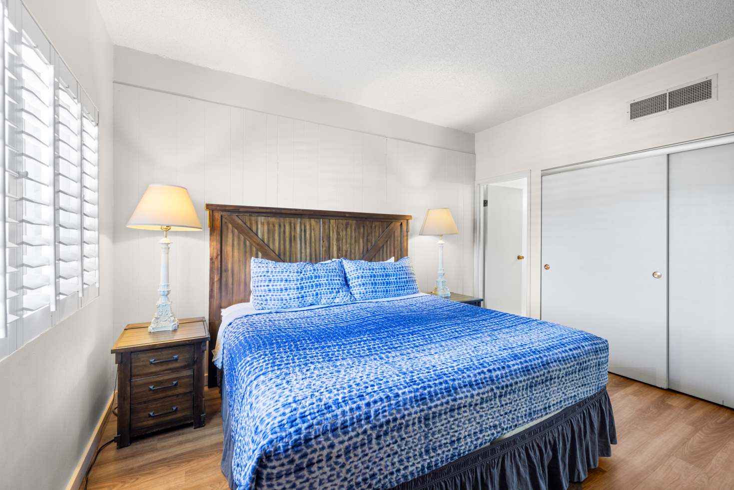 Sand & Sea (602) Beach Palette-Artsy Beachfront Dog Friendly — photo 3