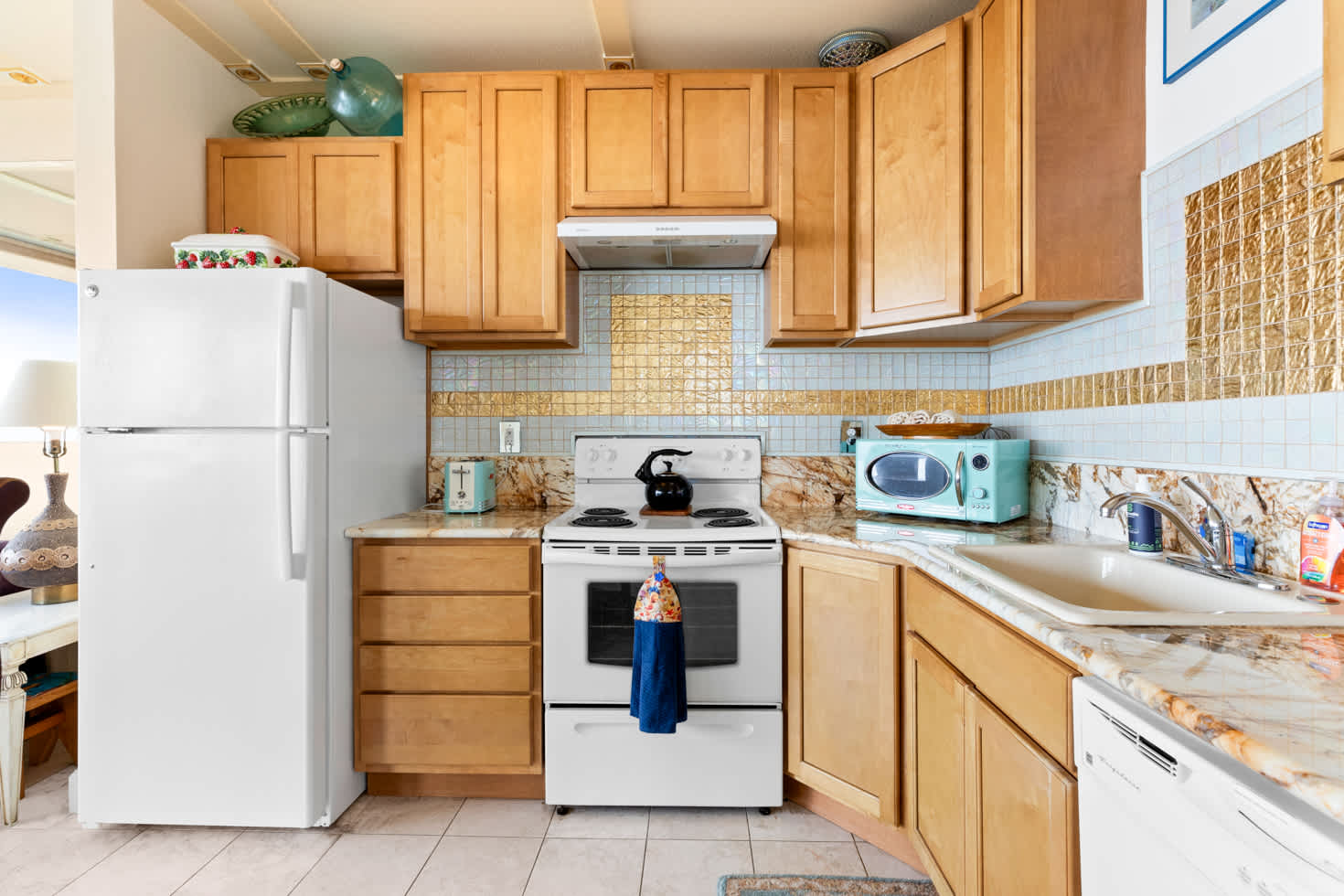 Sand & Sea (608) Penthouse Paradise: Spacious Top Floor Oceanfront — photo 3