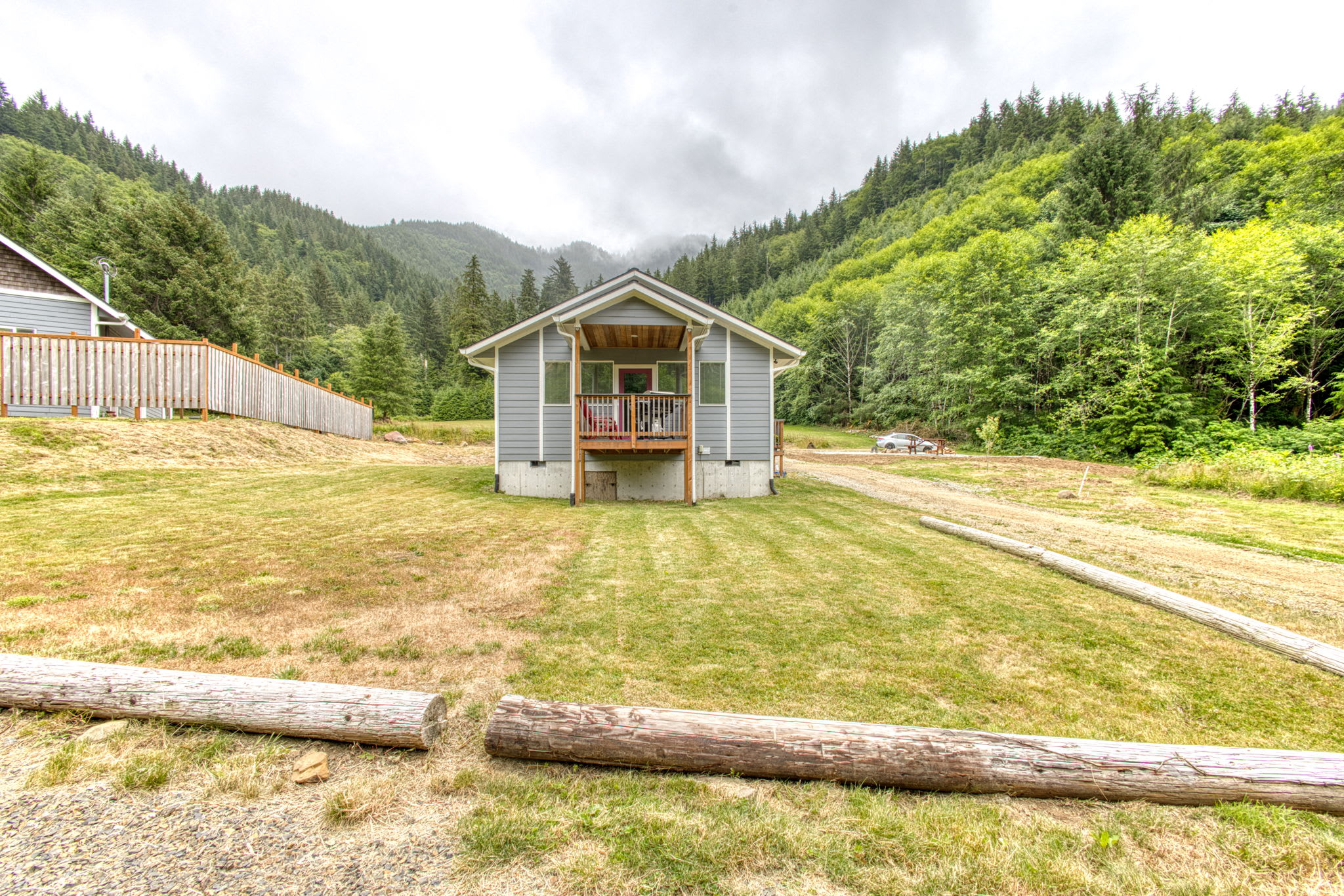  Secluded Hot Tub Retreat on 14 Acres Near Beaches — photo 5