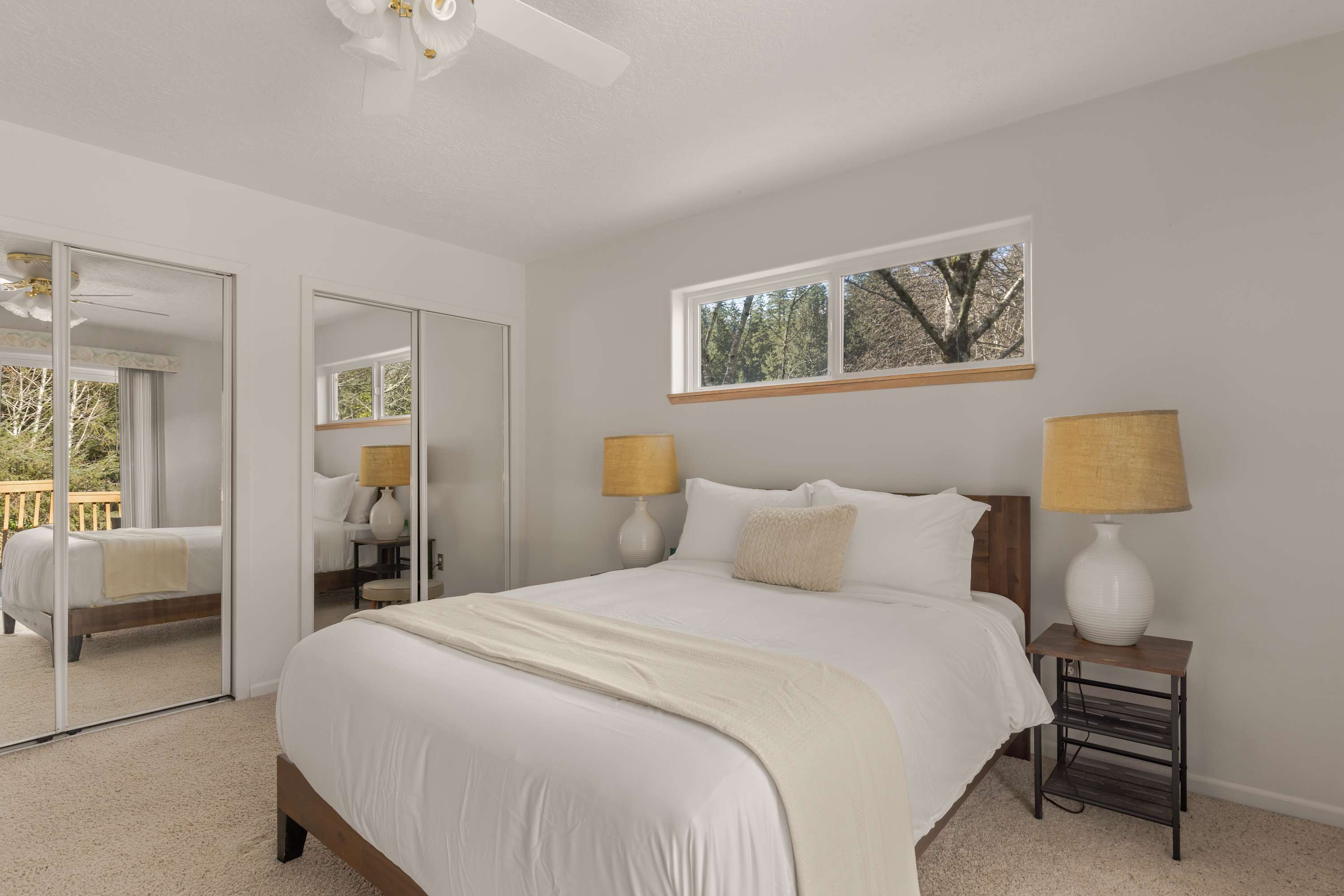 The Lucky Crab at Netarts Cozy Pet Friendly Retreat Deck  — photo 3