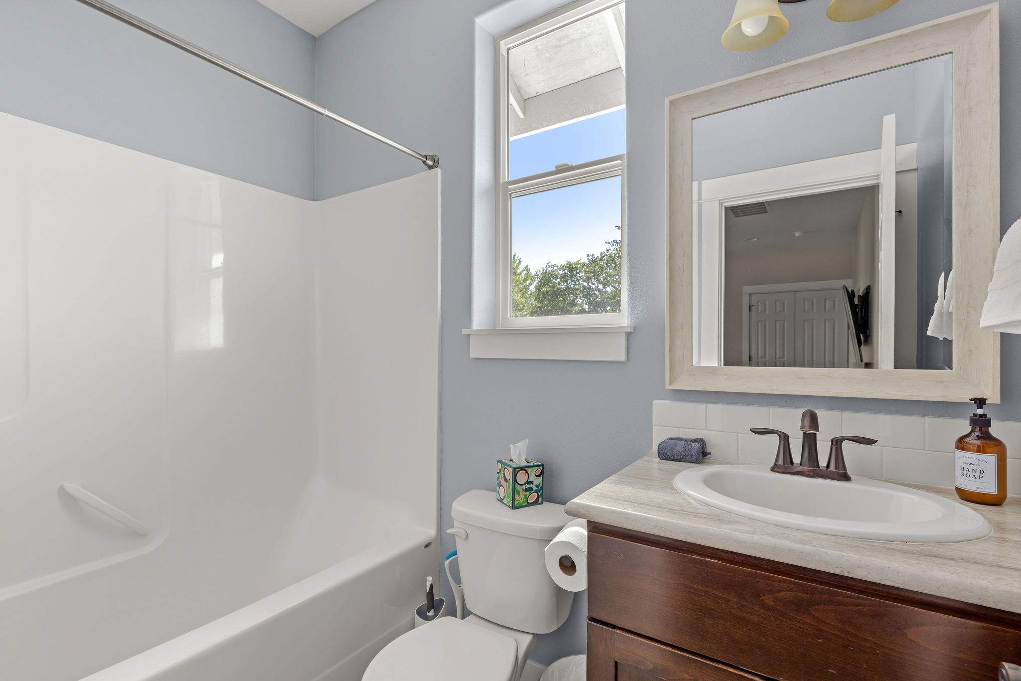 2nd Floor Full bathroom