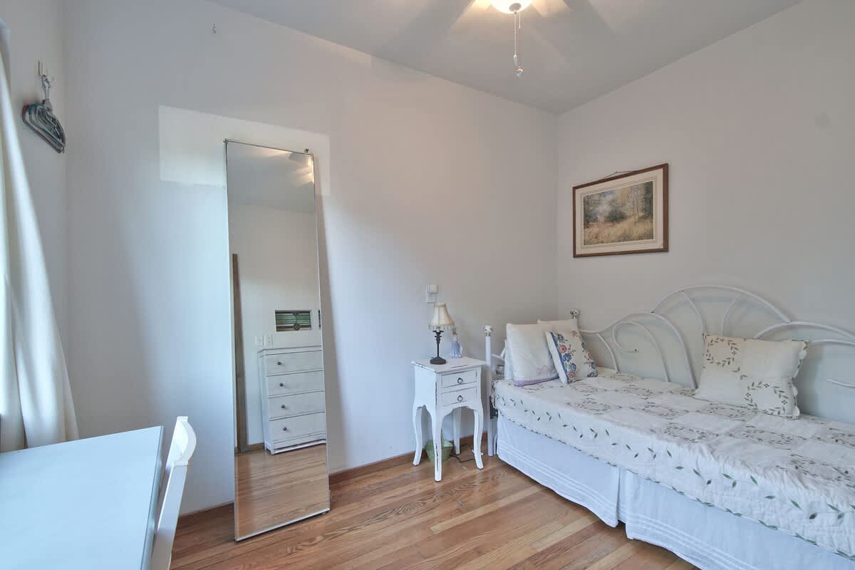 Upcycled Oasis - Cozy retreat Privacy & charm — photo 3