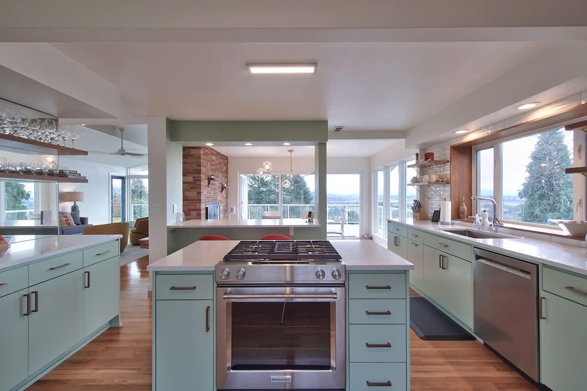 Vino Vista - Mid-Century Stunning Views w Deck — photo 4