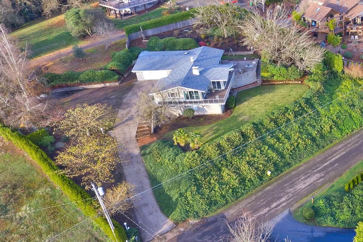 Vino Vista - Mid-Century Stunning Views w Deck — photo 5