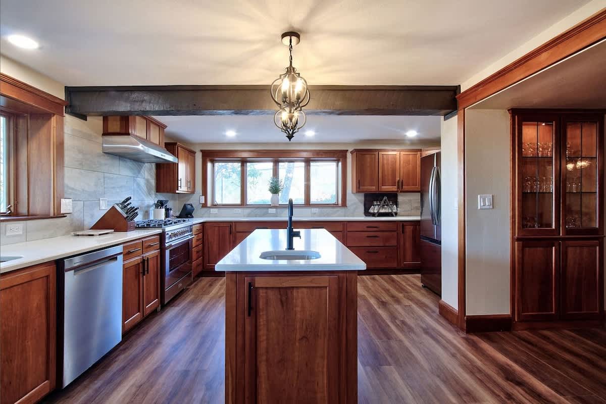 Vintage Terrace: Historic Charm Group-Ready HotTub — photo 3