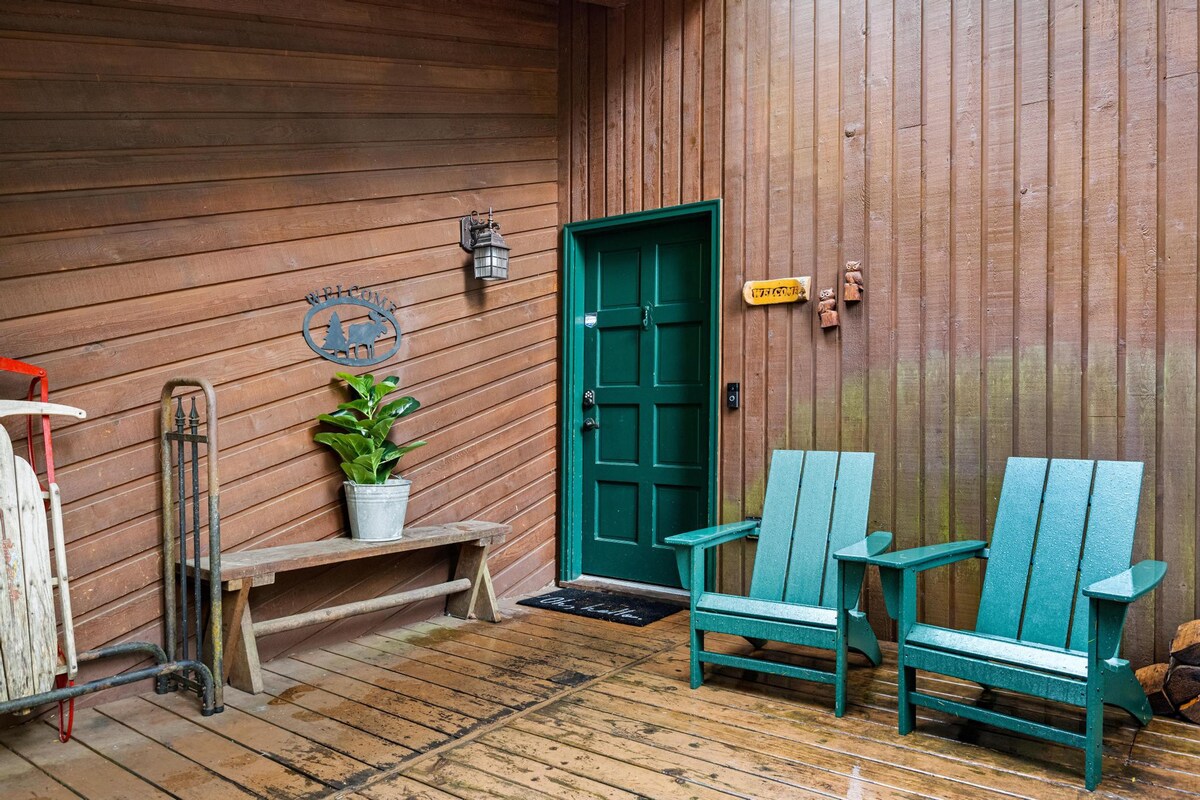  ZigZag Basecamp: Indoor Hot Tub, Forest Views, photo 37 of 38