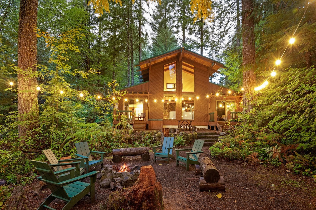  ZigZag Basecamp: Hot Tub & Forest Views — photo 5